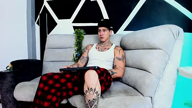 JUSTIN FULLER1 online show from October 2025 04:17:02 PM