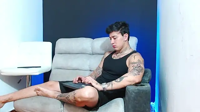 Snapshot of JUSTIN_FULLER1 chatting on April 2026 10:23:02 PM JUSTIN FULLER1 online show from April 2026 10:23:02 PM