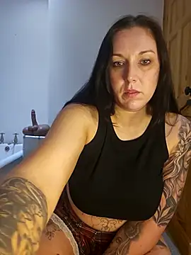 Snapshot of Meganroxtattoo chatting on September 2025 04:03:01 AM Meganroxtattoo online show from September 2025 04:03:01 AM