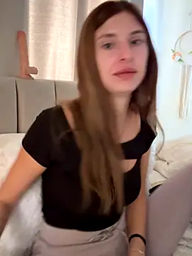 emma05 online show from October 2025 05:28:01 AM