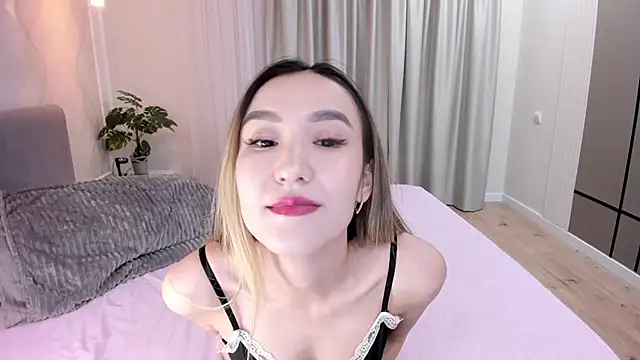 Hensuan online show from December 2024 04:21:02 PM