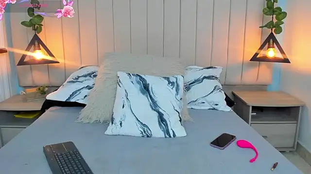 JulianaWaldo online show from January 2025 01:02:01 PM