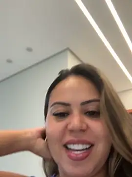 lariic online show from February 2026 08:38:01 PM