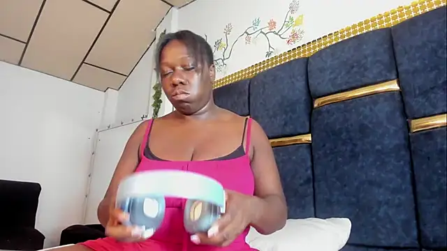 skaysanchez1 online show from September 2025 01:03:01 PM