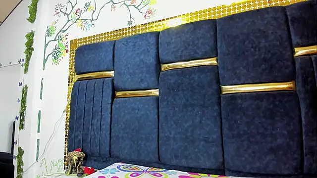 skaysanchez1 online show from October 2025 12:36:01 PM