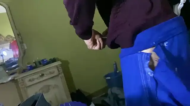 Snapshot of emylolo9 chatting on December 2024 10:02:02 PM emylolo9 online show from December 2024 10:02:02 PM