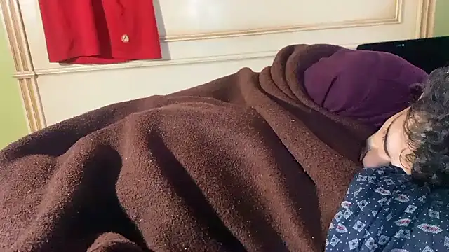 Snapshot of emylolo9 chatting on December 2024 04:16:02 AM emylolo9 online show from December 2024 04:16:02 AM