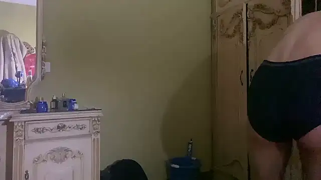 Snapshot of emylolo9 chatting on December 2024 10:55:02 PM emylolo9 online show from December 2024 10:55:02 PM