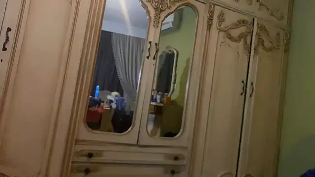 Snapshot of emylolo9 chatting on January 2025 11:29:01 PM emylolo9 online show from January 2025 11:29:01 PM