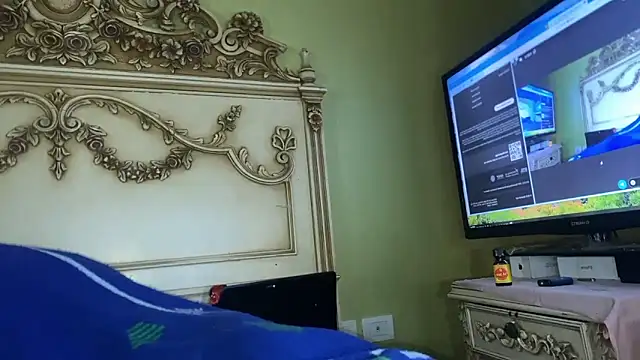 Snapshot of emylolo9 chatting on January 2025 07:34:02 AM emylolo9 online show from January 2025 07:34:02 AM