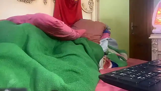 Snapshot of emylolo9 chatting on January 2025 12:03:01 AM emylolo9 online show from January 2025 12:03:01 AM