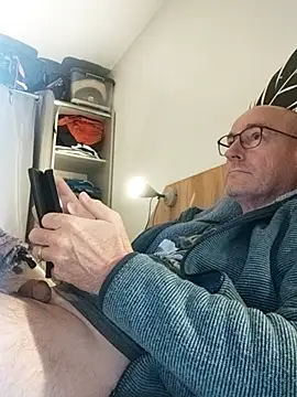 bogland33 online show from October 2025 08:10:01 PM