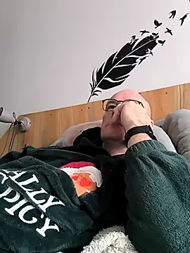 bogland33 online show from November 2025 12:38:01 PM