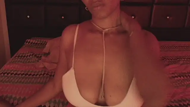 Snapshot of SashaBrianna99 chatting on October 2025 12:02:01 AM SashaBrianna99 online show from October 2025 12:02:01 AM