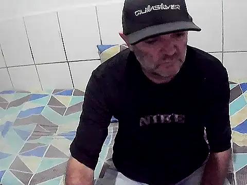 pierdona online show from November 2025 06:23:02 PM