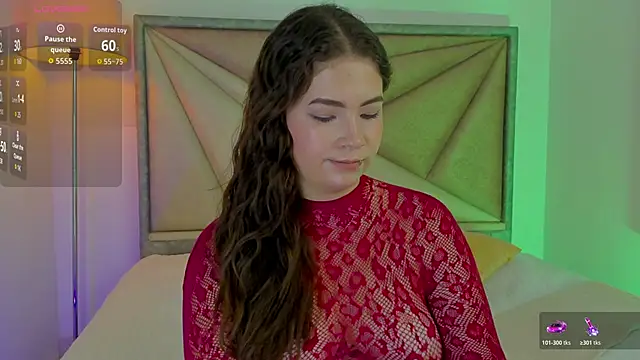 Snapshot of KarenPautt chatting on April 2026 07:07:02 PM KarenPautt online show from April 2026 07:07:02 PM