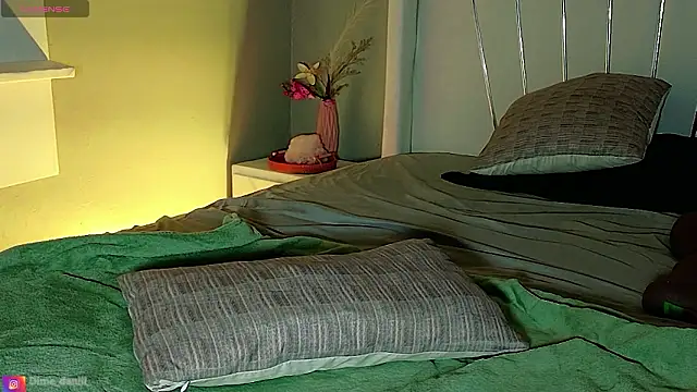 Snapshot of MimiRodriguez chatting on March 2026 04:21:02 PM MimiRodriguez online show from March 2026 04:21:02 PM