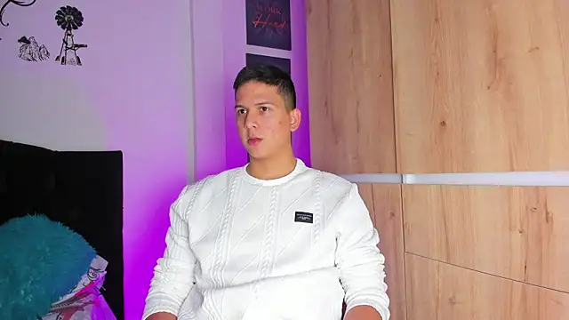 ANDREZALVAREZ online show from December 2024 04:45:02 AM