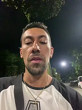 Snapshot of dantedesirexx chatting on March 2025 04:12:02 AM dantedesirexx online show from March 2025 04:12:02 AM