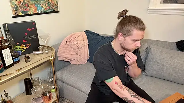 Snapshot of DaddydayDrinkzz chatting on December 2024 07:05:02 AM DaddydayDrinkzz online show from December 2024 07:05:02 AM