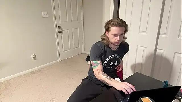 Snapshot of DaddydayDrinkzz chatting on March 2025 05:43:02 AM DaddydayDrinkzz online show from March 2025 05:43:02 AM