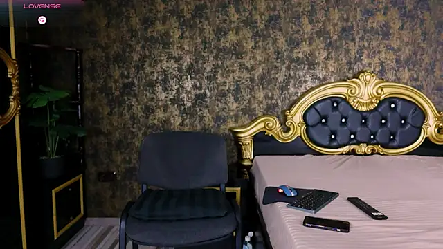 Snapshot of AaronMuscle chatting on September 2025 04:39:01 PM AaronMuscle online show from September 2025 04:39:01 PM