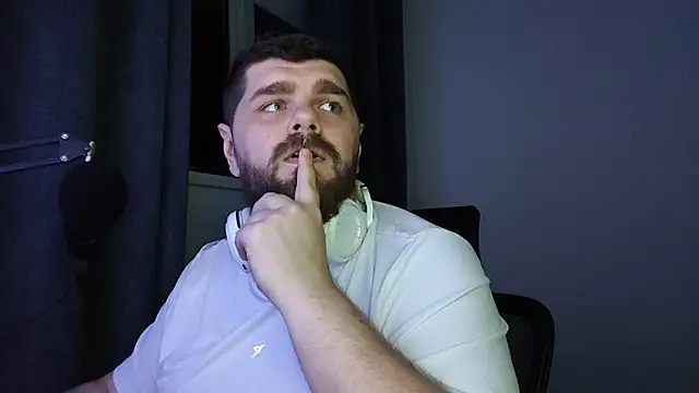 KingMarti online show from November 2025 05:24:02 PM