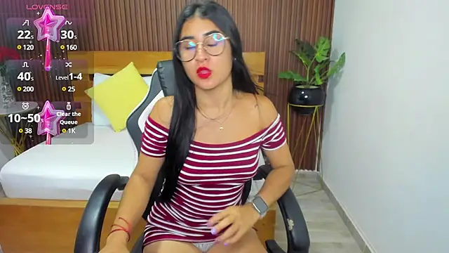 Snapshot of evelin_leroy chatting on January 2025 12:07:02 PM evelin leroy online show from January 2025 12:07:02 PM