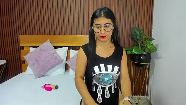 Snapshot of evelin_leroy chatting on March 2025 03:07:02 PM evelin leroy online show from March 2025 03:07:02 PM