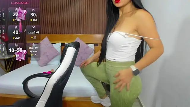 Snapshot of evelin_leroy chatting on March 2025 12:11:01 PM evelin leroy online show from March 2025 12:11:01 PM