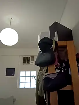 Alma-Mora online show from March 2025 04:54:02 PM