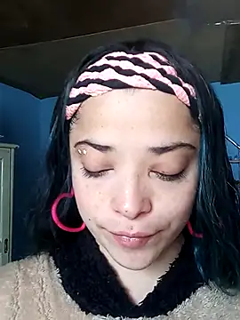 Elvishcassie  online show from November 2025 01:46:02 PM