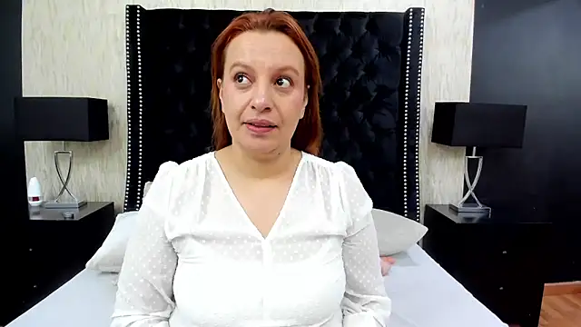 Snapshot of RoxieJackson chatting on February 2025 12:05:02 PM RoxieJackson online show from February 2025 12:05:02 PM