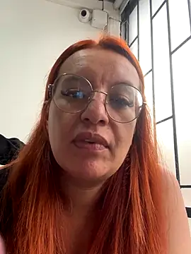 Snapshot of RoxieJackson chatting on October 2025 12:06:01 PM RoxieJackson online show from October 2025 12:06:01 PM