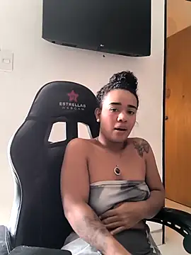 Snapshot of evafoxs chatting on November 2025 06:00:02 PM evafoxs online show from November 2025 06:00:02 PM