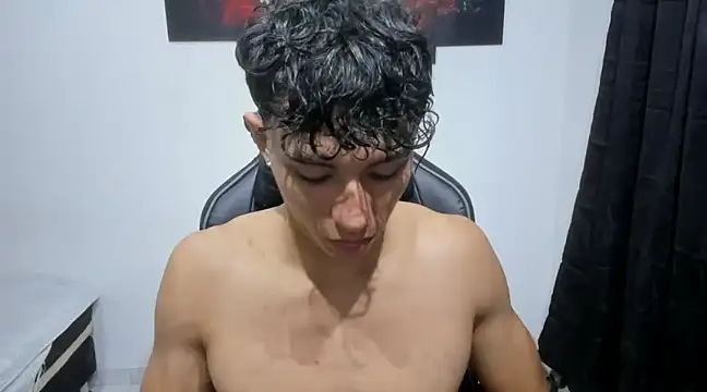 Snapshot of enzo_sloran chatting on February 2025 12:25:02 PM enzo sloran online show from February 2025 12:25:02 PM