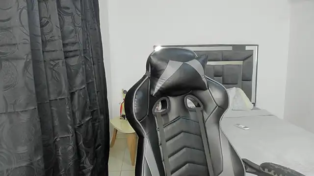 Snapshot of enzo_sloran chatting on November 2025 08:55:01 PM enzo sloran online show from November 2025 08:55:01 PM