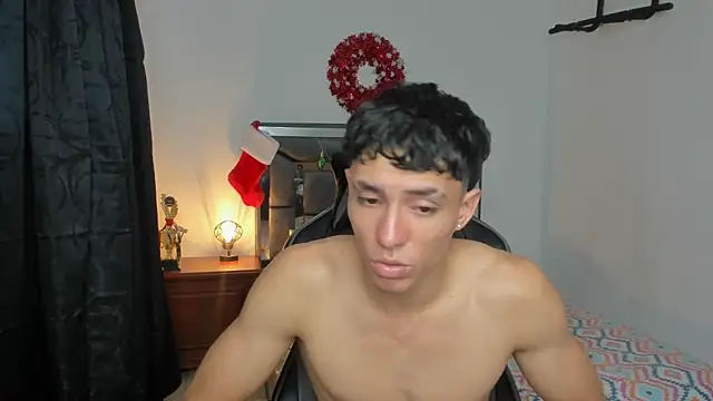 Snapshot of enzo_sloran chatting on December 2025 05:21:02 PM enzo sloran online show from December 2025 05:21:02 PM