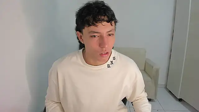 Snapshot of enzo_sloran chatting on March 2026 06:23:02 PM enzo sloran online show from March 2026 06:23:02 PM