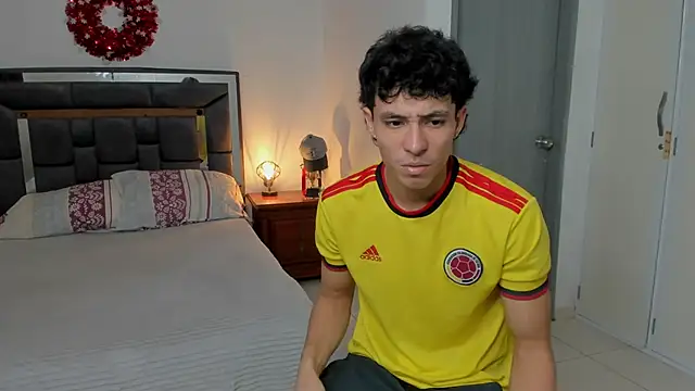 Snapshot of enzo_sloran chatting on March 2026 07:17:01 PM enzo sloran online show from March 2026 07:17:01 PM