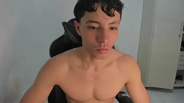 Snapshot of enzo_sloran chatting on March 2026 05:24:02 PM enzo sloran online show from March 2026 05:24:02 PM