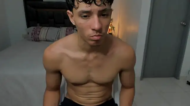 Snapshot of enzo_sloran chatting on April 2026 07:22:01 PM enzo sloran online show from April 2026 07:22:01 PM