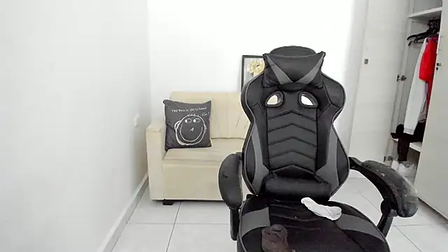 Snapshot of enzo_sloran chatting on April 2026 05:29:01 PM enzo sloran online show from April 2026 05:29:01 PM