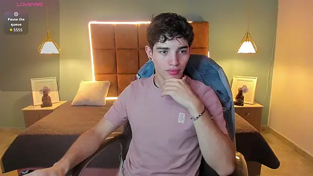 AlejooTwink online show from November 2025 03:50:01 AM