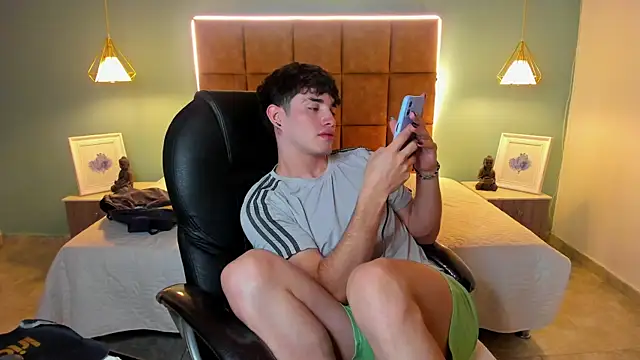 AlejooTwink online show from December 2025 09:47:02 AM