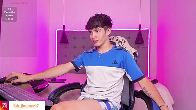 AlejooTwink online show from April 2026 01:49:02 PM