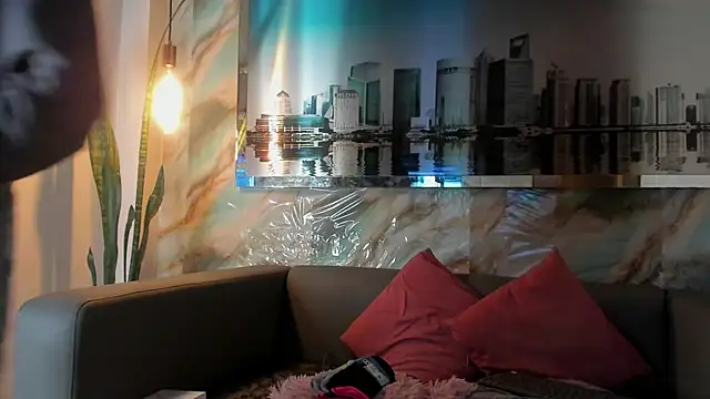 Layla 707 online show from March 2025 12:00:01 AM