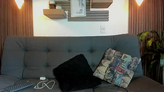 Layla 707 online show from October 2025 10:20:02 PM