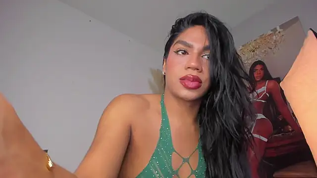 Snapshot of Sharicklovee chatting on April 2026 01:05:02 PM Sharicklovee online show from April 2026 01:05:02 PM