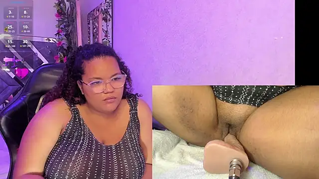 Snapshot of MhiaRey chatting on November 2025 12:55:01 PM MhiaRey online show from November 2025 12:55:01 PM